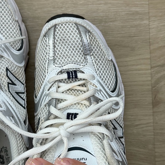 New Balance Gender Inclusive 530 Sneaker in White - Picture 9 of 12